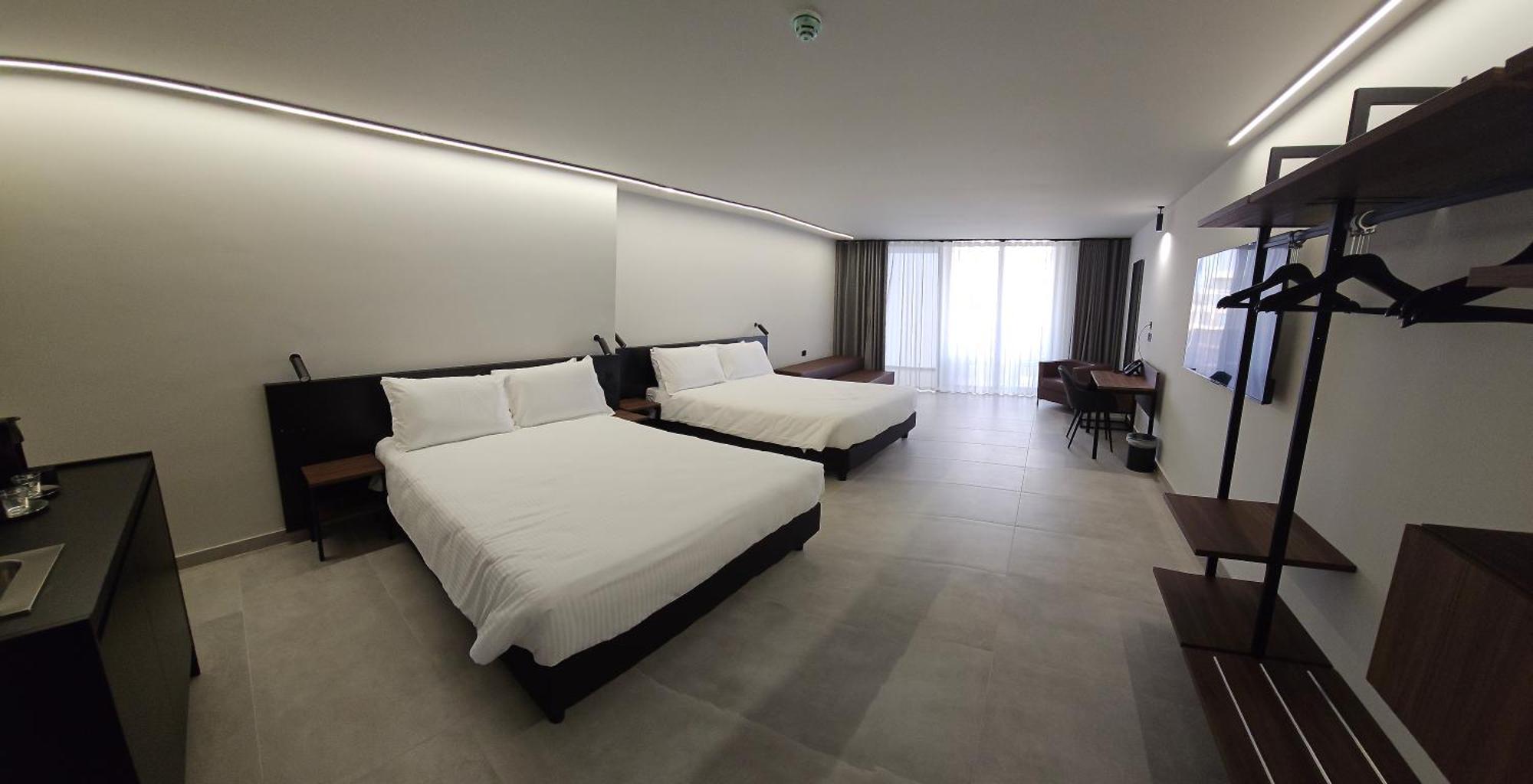 Onyx Hotel Saint Julian's Екстериор снимка