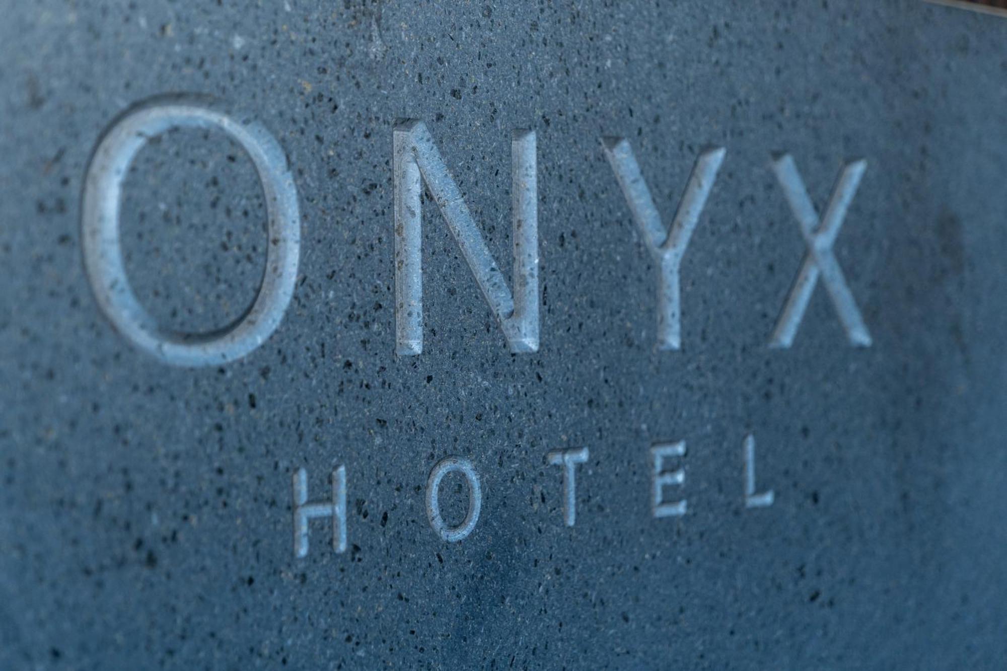 Onyx Hotel Saint Julian's Екстериор снимка